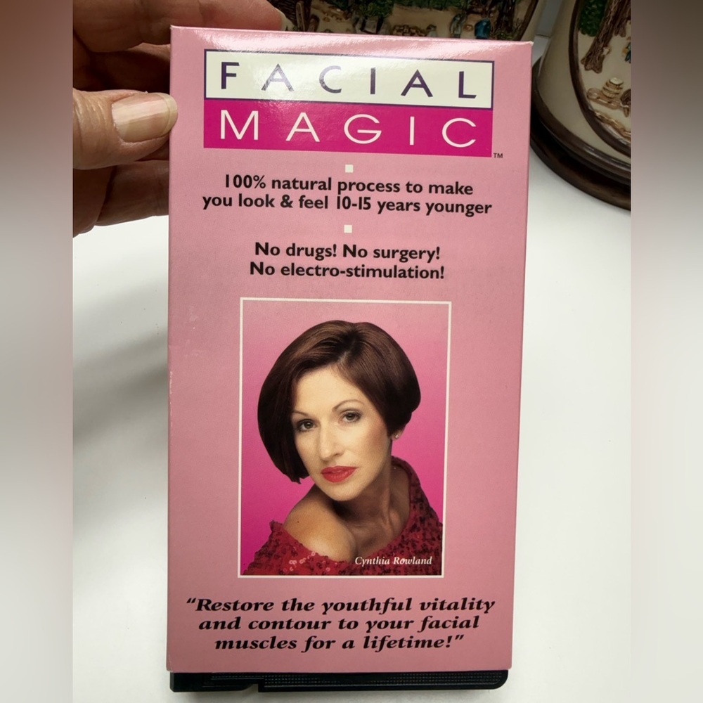 Facial Magic Anti-Aging Program - Picture 1 of 3